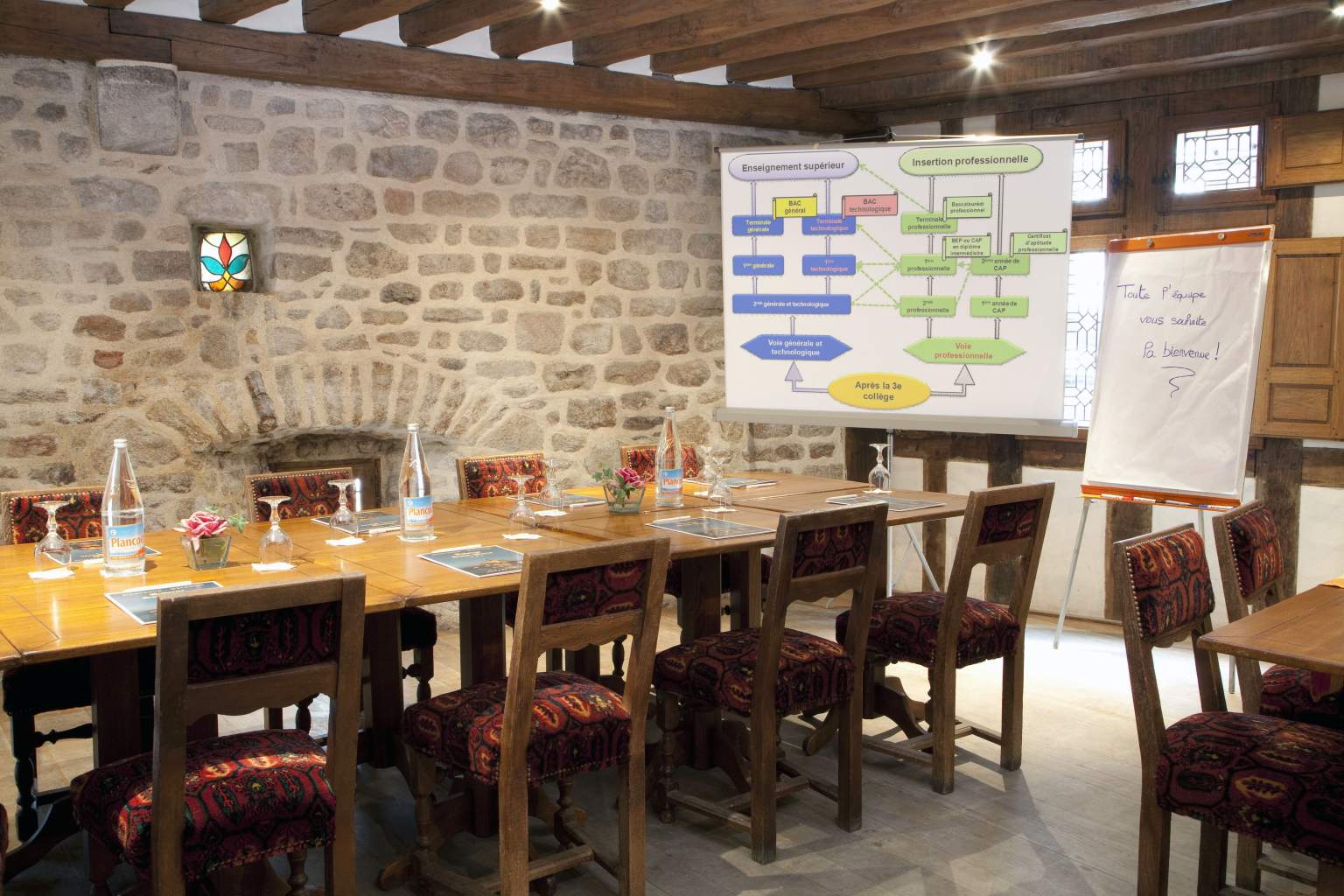 espacio para seminarios en el auberge saint pierre - monte saint michel